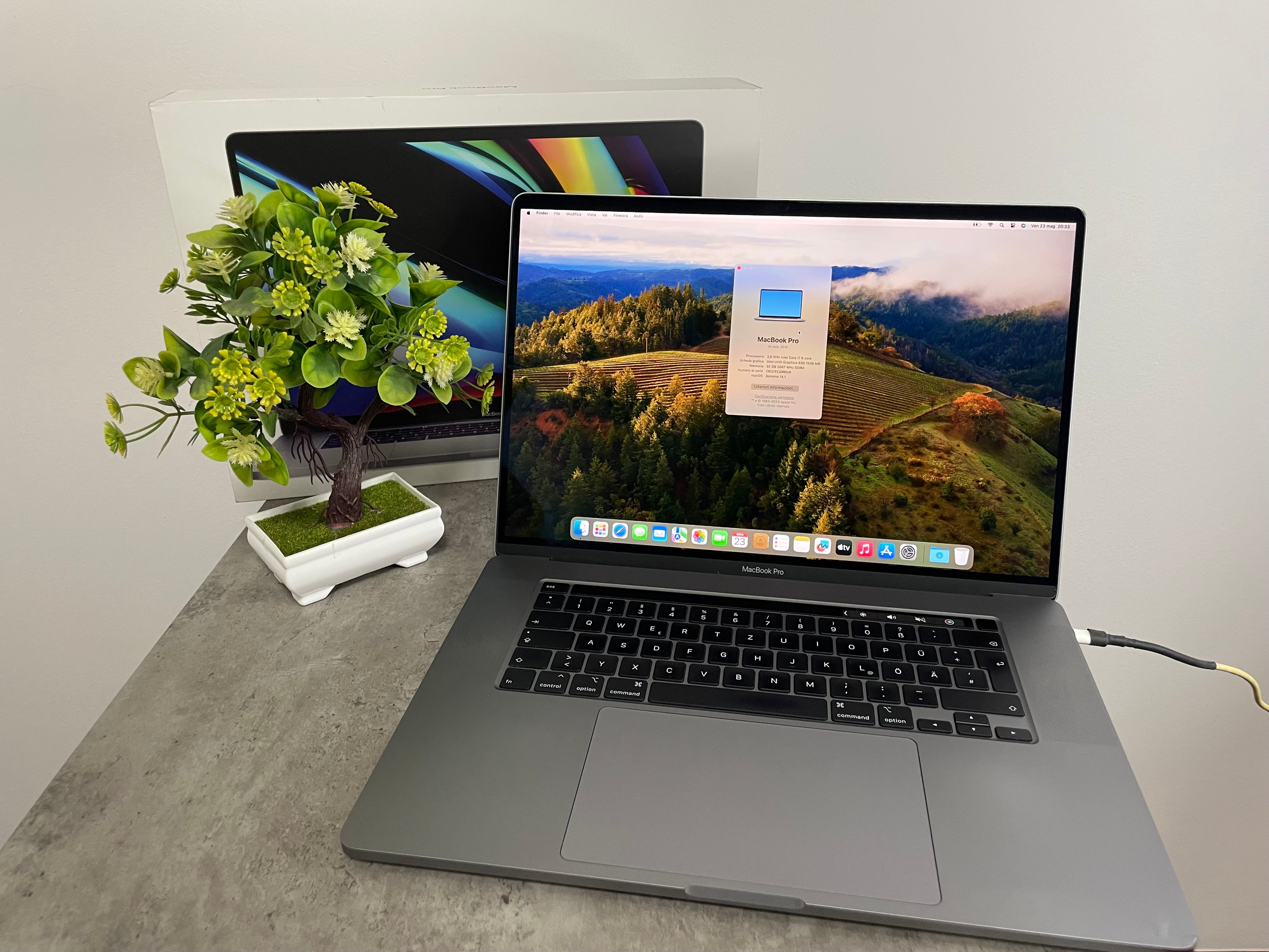 MacBook Pro (2019) [16