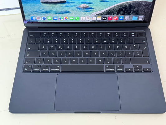 MacBook Air (2024) [13,6'', M3 8-Core, 16GB RAM, 256GB SSD, 8-Core GPU, macOS mezzanotte