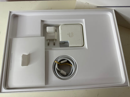 MacBook Pro (2017) [13,3", Intel Core i5 2,3GHz, 8GB RAM, 512GB SSD, Intel Iris Plus Graphics 640, macOS] Grigio
