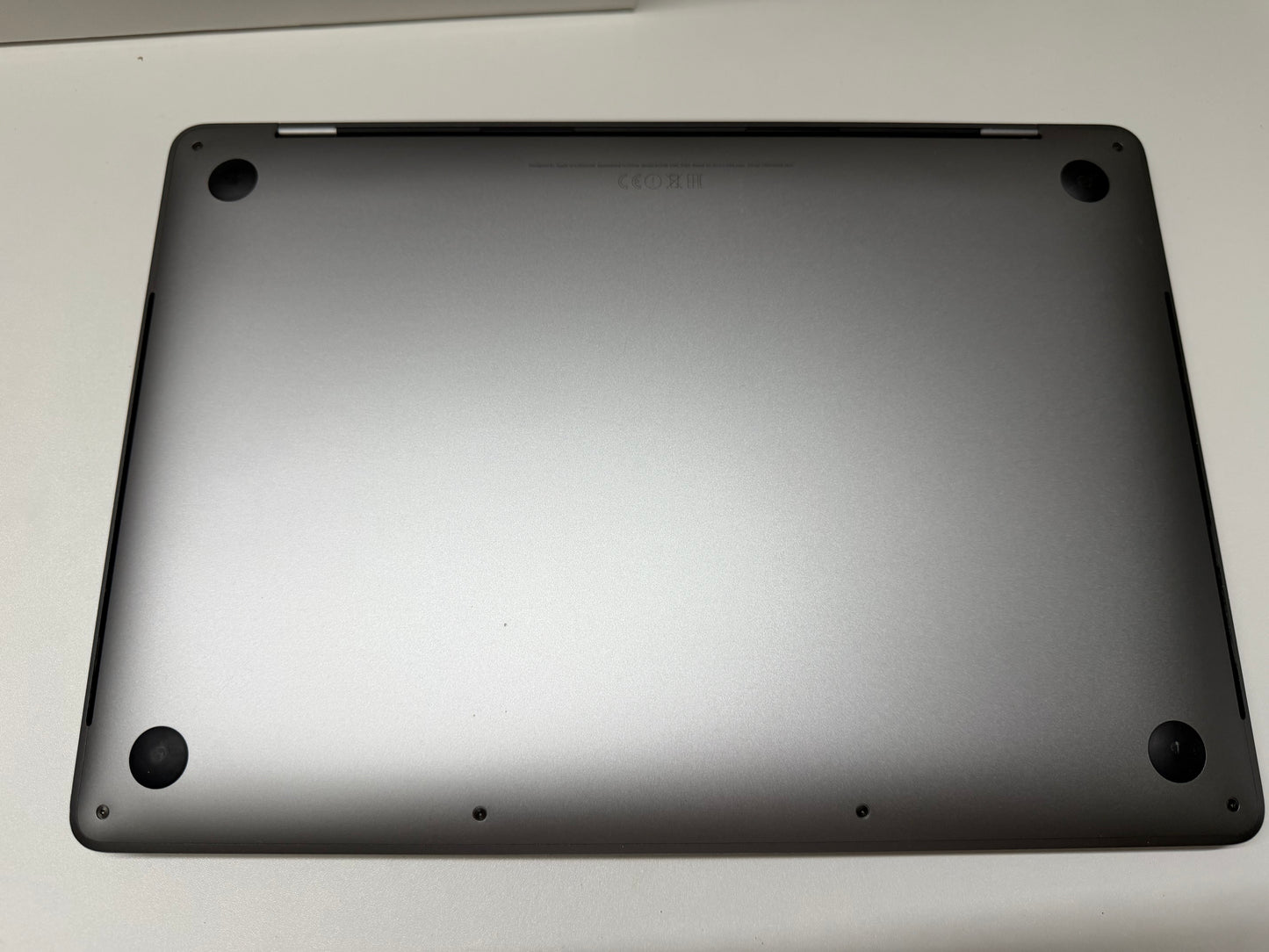 MacBook Pro (2017) [13,3", Intel Core i5 3,1GHz 16GB RAM, 256GB SSD, Intel Iris Plus Graphics 640, macOS] Grigio
