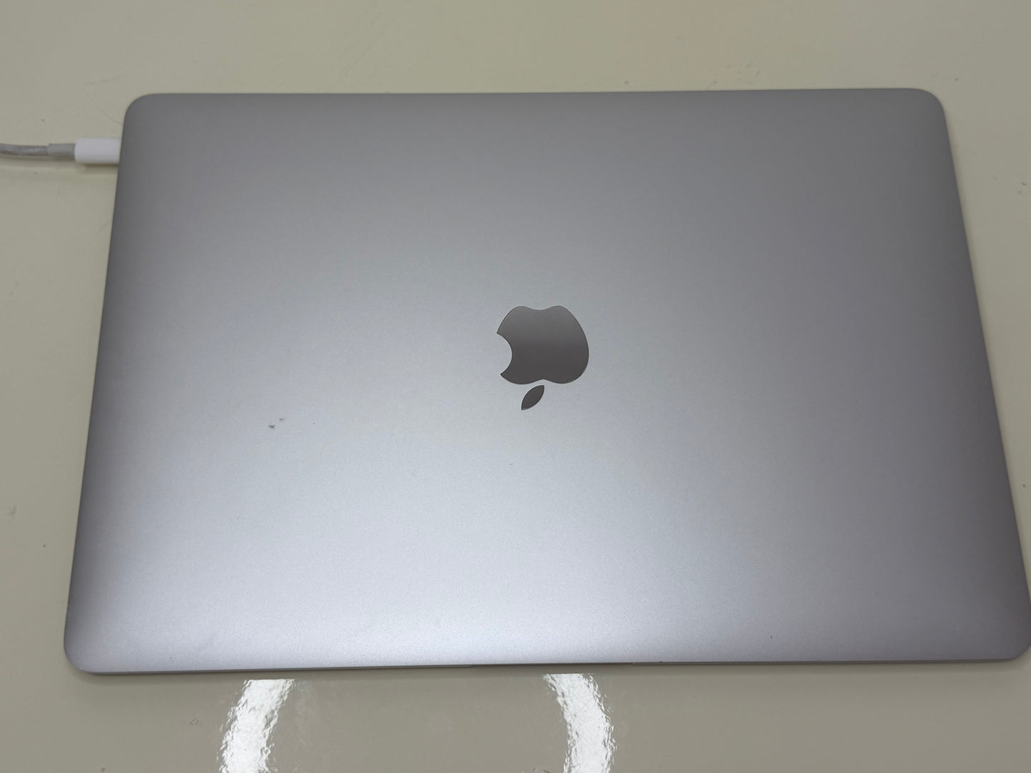 MacBook Air (2018) [13,3", Retina, Intel Core i5 1,6GHz, 8GB RAM, 128GB SSD, Intel UHD Graphics 617, macOS] argento