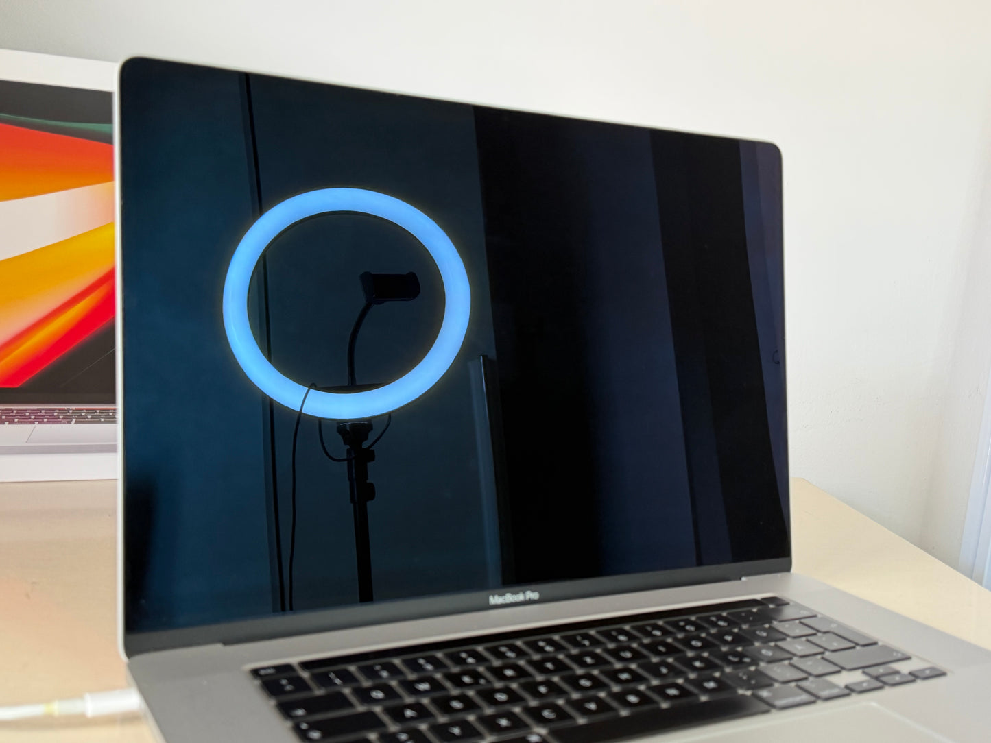 MacBook Pro (2019) [16", Touch Bar, Intel Core i7 2,6GHz, 16GB RAM, 512GB SSD, Intel UHD Graphics 630 + AMD Radeon Pro 5300M, Mac OS] Argento