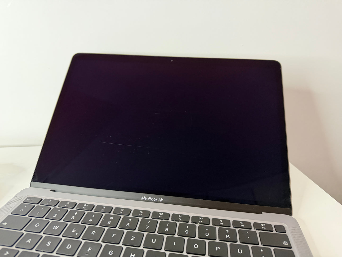 MacBook Air M1 (2020) [13,3", Retina, Apple M1, 16GB RAM, 256GB SSD, Apple 7 Core, macOS] argento