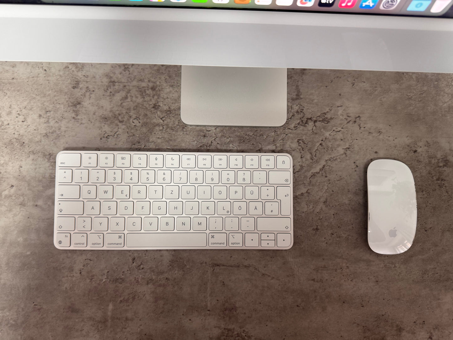 iMac (Mid 2021) [24", Apple M1 8 Core CPU, 8GB RAM, 256GB SSD, Apple 7 Core, macOS] Argento