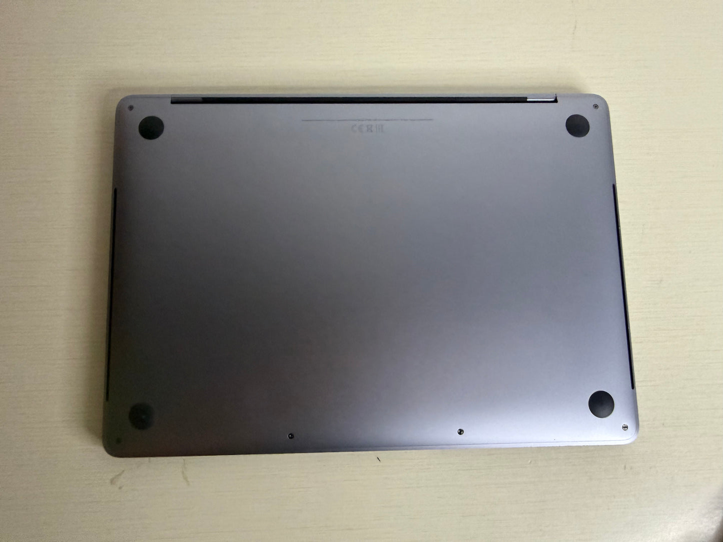 MacBook Pro (2018) [13,3", Touch Bar, Intel Core i5 2,3GHz, 8GB RAM, 512GB SSD, Intel Iris Plus Graphics 655, macOS] Grigio