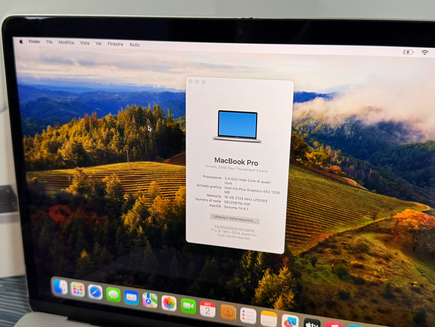 MacBook Pro (2019) [13,3", Touch Bar, Intel Core i5 2,4GHz, 16GB RAM, 512GB SSD, Intel Iris Plus Graphics 655, Mac OS X] argento