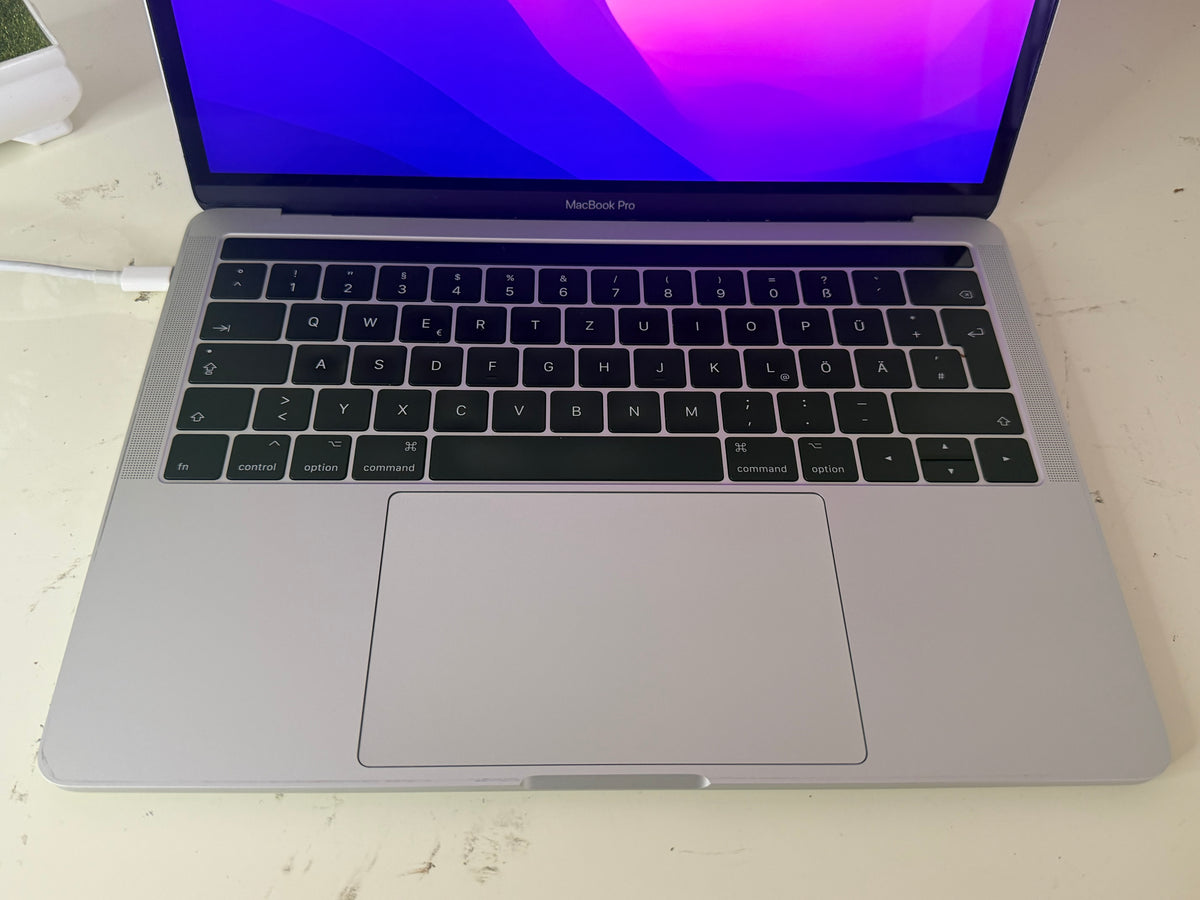 MacBook Pro (2017) [13,3", Retina, Touch Bar, Intel Core i5 3,1GHz, 16GB RAM, 512GB SSD, Intel Iris Plus Graphics 650, macOS] argento