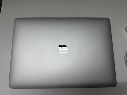 MacBook Air (Mid 2019) [13,3", Retina, Intel Core i5 1,6GHz, 8GB RAM, 128GB SSD, Intel UHD Graphics 617, macOS] argento