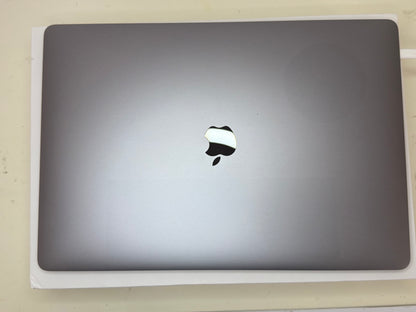 MacBook Pro (2019) [15,4", Touch Bar, Intel Core i7 2,6GHz, 16GB RAM, 256GB SSD, Intel UHD Graphics 630, Mac OS X] Grigio