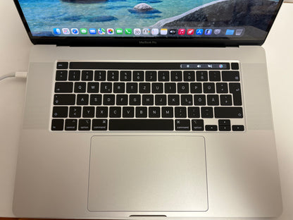MacBook Pro (2019) [16", Touch Bar, Intel Core i7 2,6GHz, 16GB RAM, 512GB SSD, Intel UHD Graphics 630 + AMD Radeon Pro 5300M, Mac OS] argento