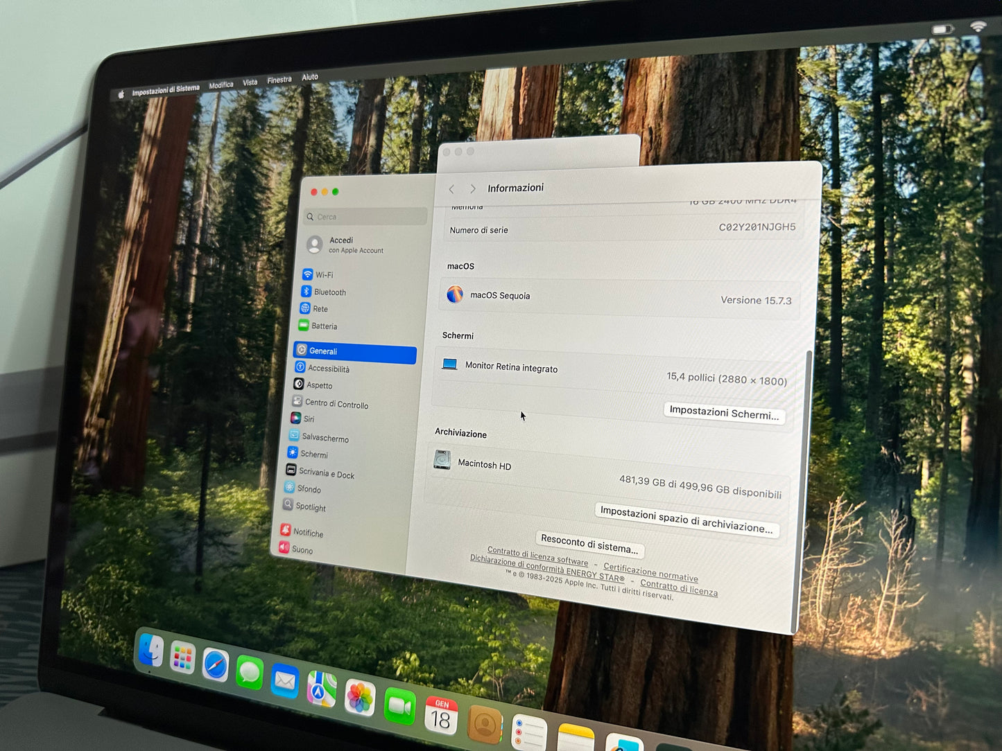 MacBook Pro (Mid 2018) [15,4", Touch Bar, Intel Core i7 2,2GHz, 16GB RAM, 512GB SSD, AMD Radeon Pro 555X, macOS] grigio