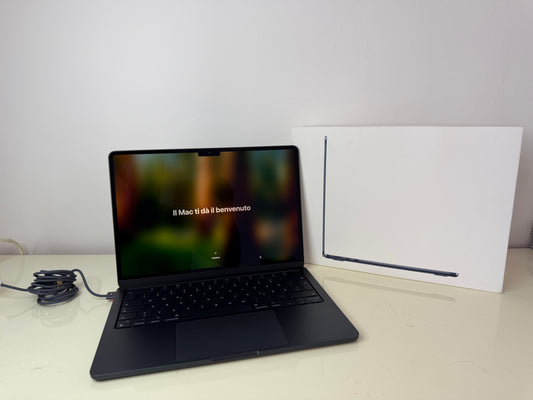 MacBook Air (2024) [13,6", M3 8-Core, 8GB RAM, 256GB SSD, 8-Core GPU, macOS] Mezzanotte