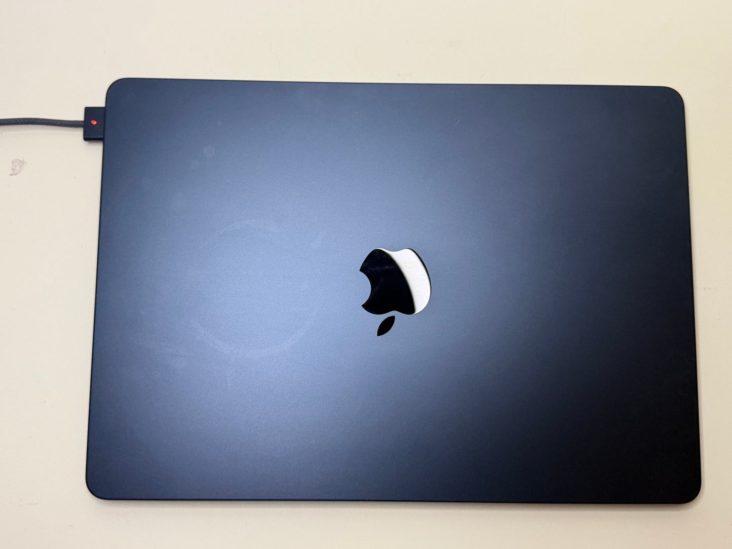 MacBook Air (2022) [13,6" Retina, M2 8 Core 3,2GHz, 8GB RAM, 256GB SSD, 8-CoreGPU, macOS] mezzanotte