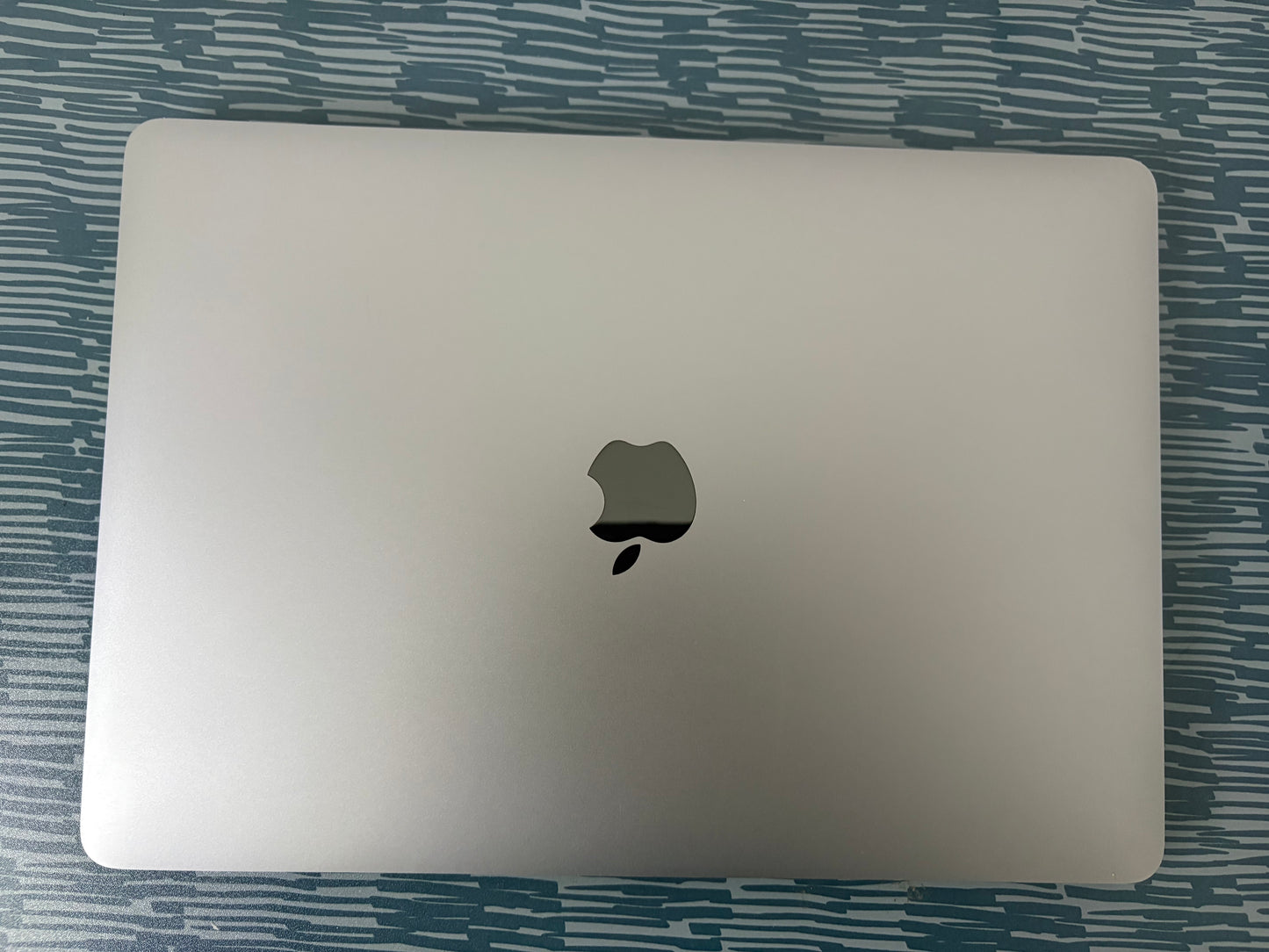 MacBook Pro (2020) [13,3", Touch Bar, Intel Core i5 2,0GHz, 16GB RAM, 512GB SSD, Intel Iris Plus Graphics, macOS] Grigio