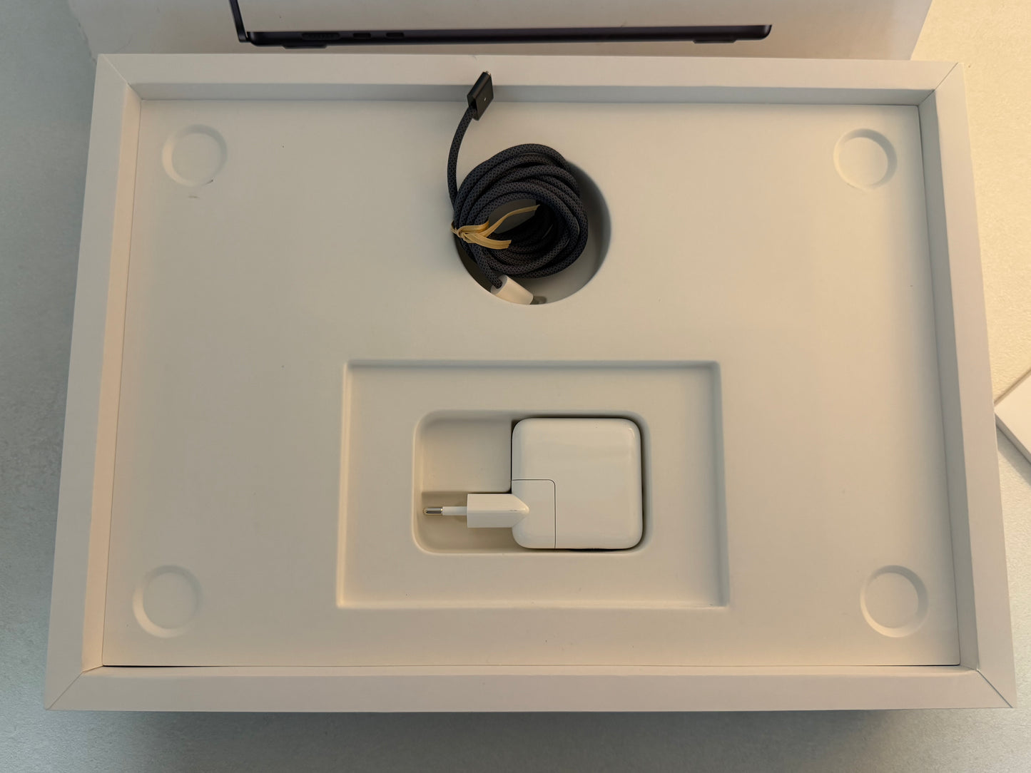MacBook Air (2023) [15,3", M2 8-Core, 8GB RAM, 256GB SSD, 10-Core GPU, macOS] mezzanotte
