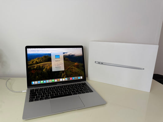 MacBook Air (2018) [13,3", Retina, Intel Core i5 1,6GHz, 8GB RAM, 128GB SSD, Intel UHD Graphics 617, macOS] argento
