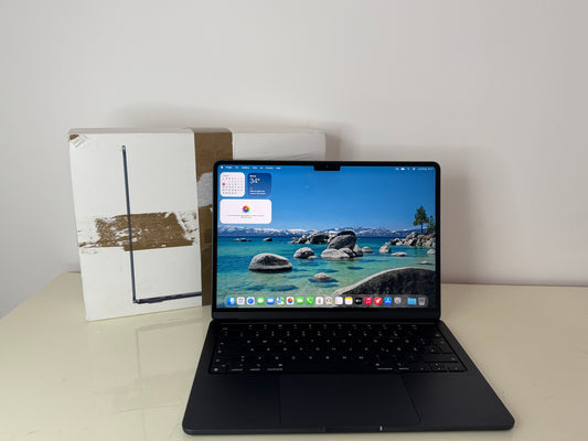 MacBook Air (2024) [13,6'', M3 8-Core, 16GB RAM, 256GB SSD, 8-Core GPU, macOS mezzanotte