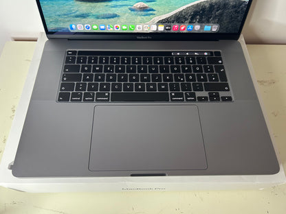 MacBook Pro (2019) [16", Touch Bar, Intel Core i9 2,3GHz, 32GB RAM, 1TB SSD, Intel UHD Graphics 630 + AMD Radeon Pro 5500M, macOS] grigio