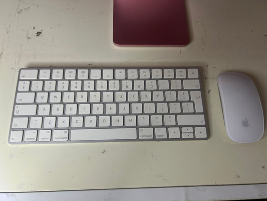iMac (Mid 2021) [24", Apple M1 8 Core CPU, 8GB RAM, 256GB SSD, Apple 8 Core, macOS] rosa