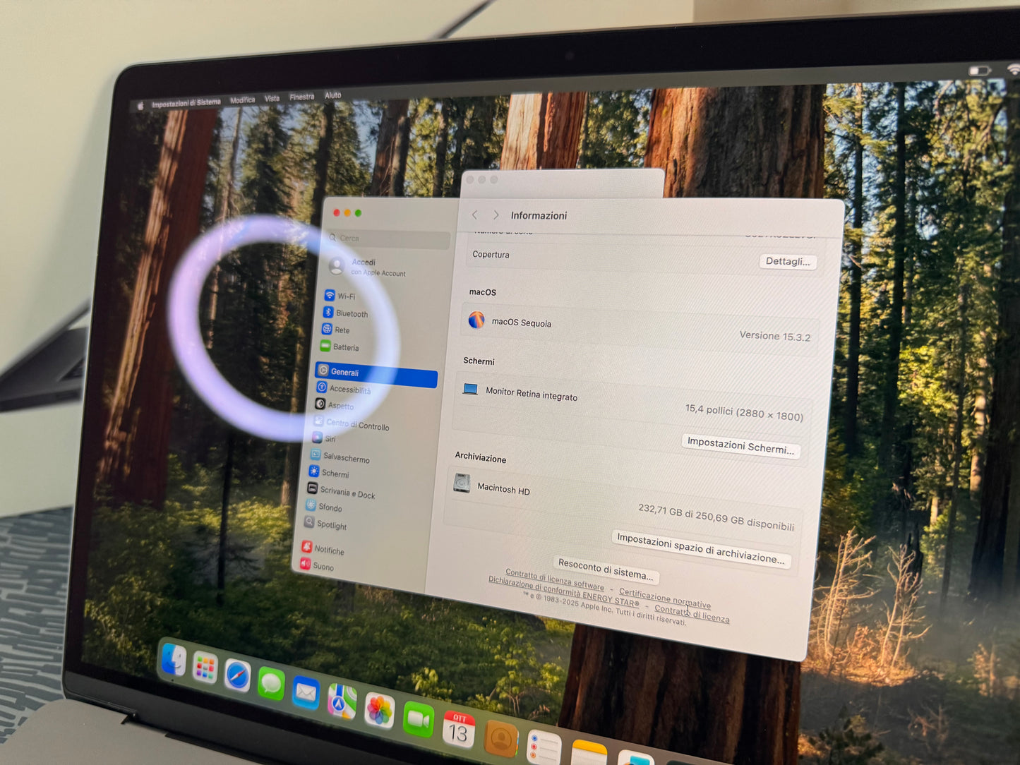 MacBook Pro (2019) [15,4", Retina, Touch Bar, Intel Core i7 2,6GHz, 16GB RAM, 256GB SSD, Intel UHD Graphics 630, AMD Radeon Pro 555X, Mac OS X] grigio