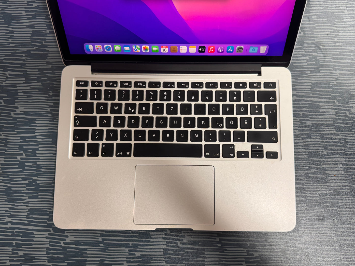 MacBook Pro (2015) [13,3", Retina, Intel Core i5 2,7GHz, 8GB RAM, 256GB SSD, Intel Iris Graphics 6100, macOS] argento