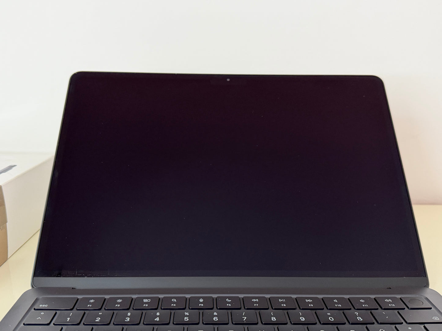 MacBook Air (2024) [13,6'', M3 8-Core, 16GB RAM, 256GB SSD, 8-Core GPU, macOS mezzanotte