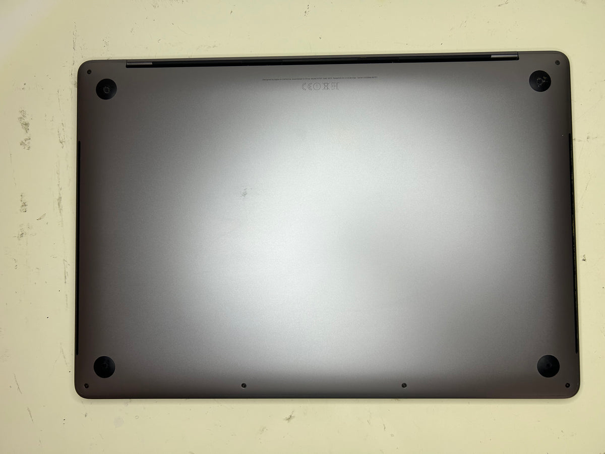 MacBook Pro (2016) [15,4", Touch Bar, Intel Core i7 2,7GHz, 16GB RAM, 1TB SSD, AMD Radeon Pro, macOS] Grigio