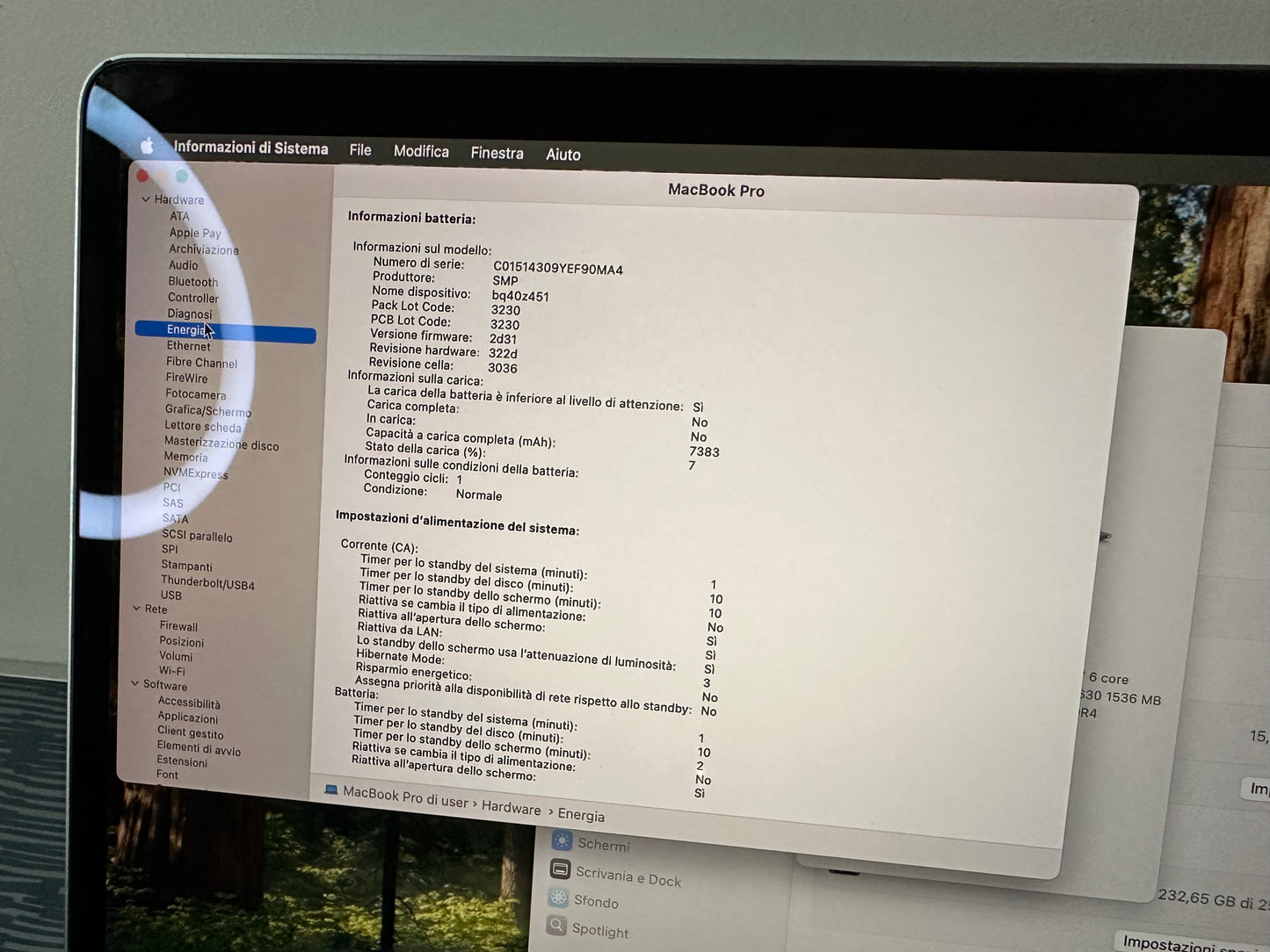 MacBook Pro (2019) [15,4", Touch Bar, Intel Core i7 2,6GHz, 16GB RAM, 256GB SSD, Intel UHD Graphics 630, AMD Radeon Pro 555X, macOS] grigio