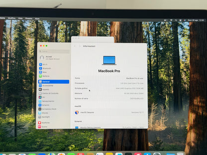 MacBook Pro (2019) [15,4", Touch Bar, Intel Core i7 2,6GHz, 16GB RAM, 256GB SSD, Intel UHD Graphics 630, Mac OS X] Grigio