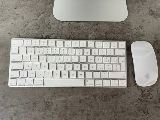 iMac (2020) [27", 5K Retina, Intel Core i5 3,3GHz, 32GB RAM, 512GB SSD, AMD Radeon PR0 5300 4GB, macOS] argento