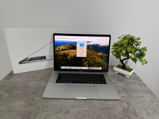 MacBook Pro (2018) [15,4", Touch Bar, Intel Core i9 2,9GHz, 16GB RAM, 512GB SSD, UHD Graphics 630 ,macOS] grigio
