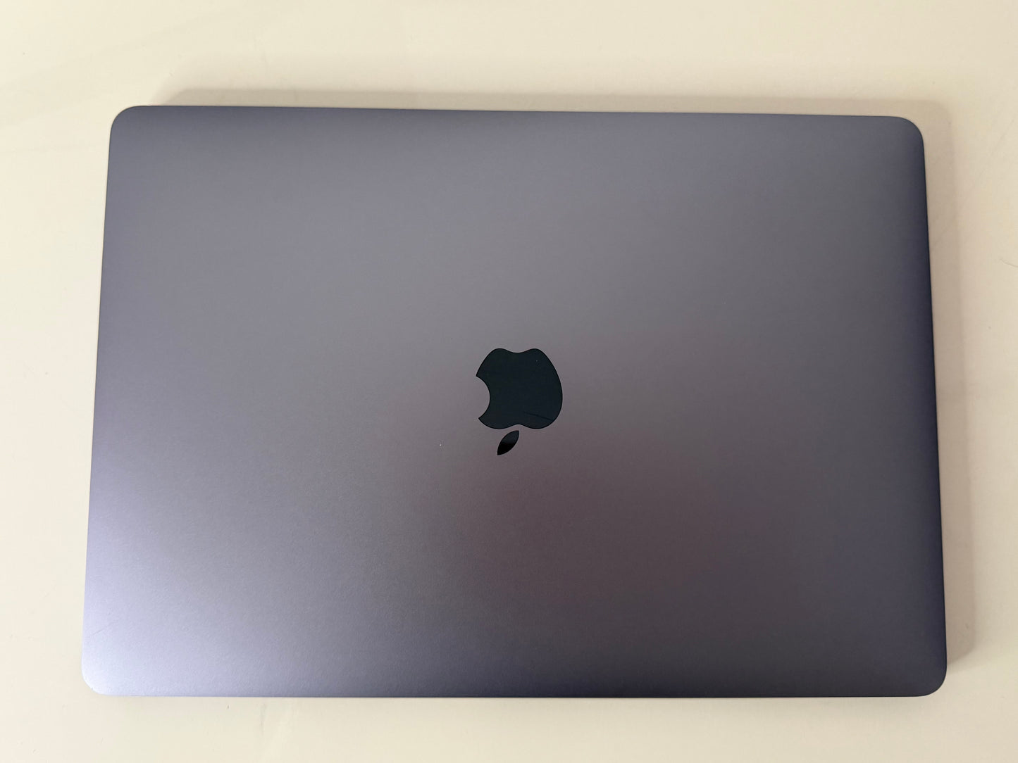 MacBook Pro (2018) [13,3", Touch Bar, Intel Core i7 2,7GHz, 16GB RAM, 512GB SSD, Intel Iris Graphics 655, macOS] Grigio