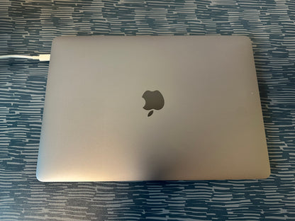 MacBook Pro (2020) [13,3", Touch Bar, Intel Core i5 1,4GHz, 8GB RAM, 256GB SSD, Intel Iris Plus Graphics 645, macOS] Grigio
