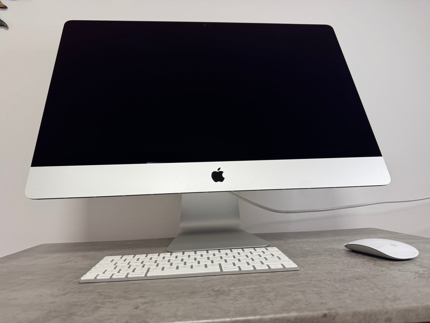 iMac (2020) [27", 5K Retina, Intel Core i5 3.3GHz, 16GB RAM, 512GB SSD, AMD Radeon PR0 5300 4GB, macOS] argento