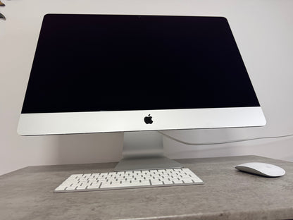 iMac (2020) [27", 5K Retina, Intel Core i5 3.3GHz, 16GB RAM, 512GB SSD, AMD Radeon PR0 5300 4GB, macOS] argento