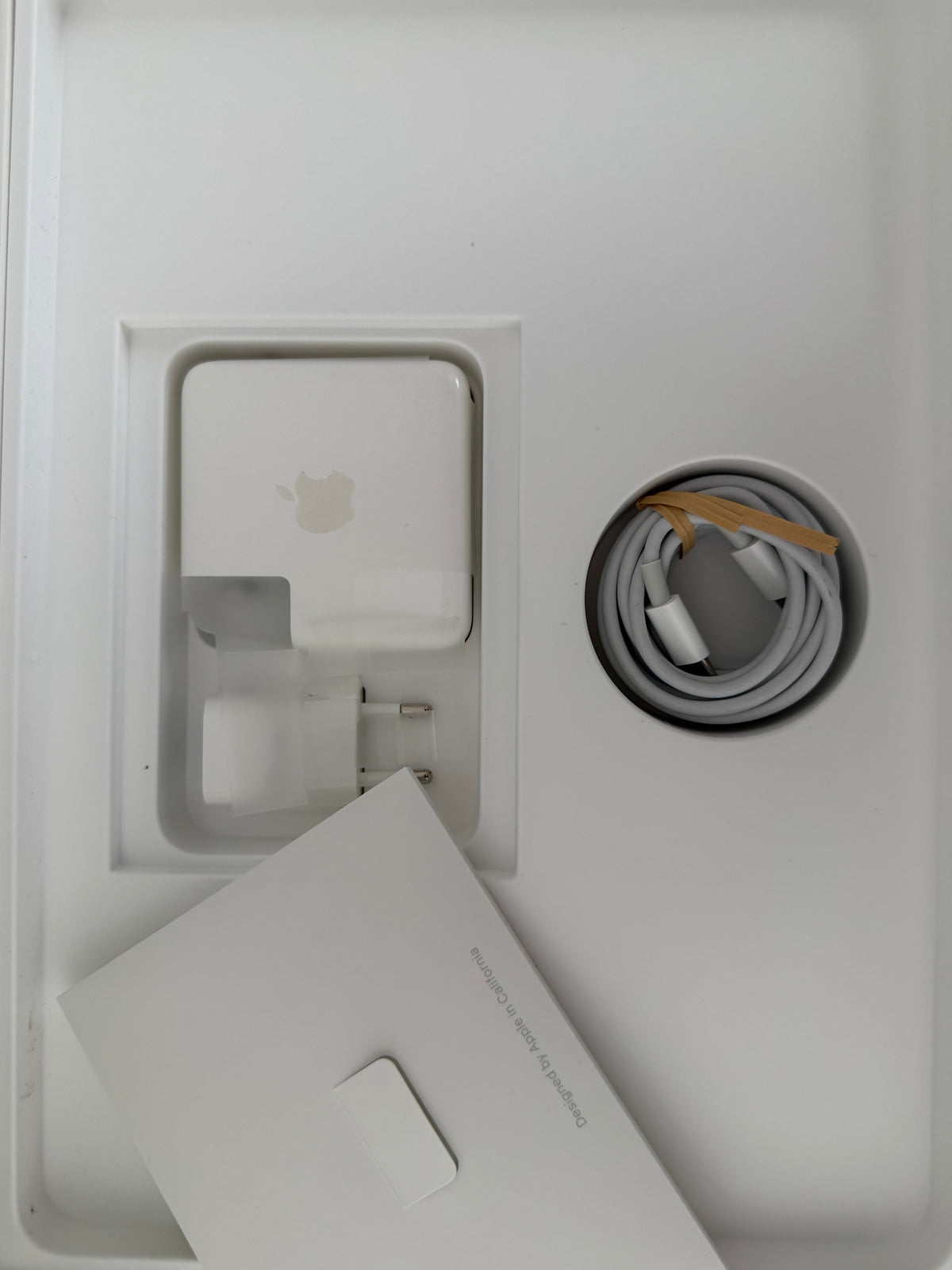 MacBook Pro (2017) [13,3", Intel Core i5 2,3GHz, 8GB RAM, 128GB SSD, Intel Iris Plus Graphics 640, macOS] Grigio