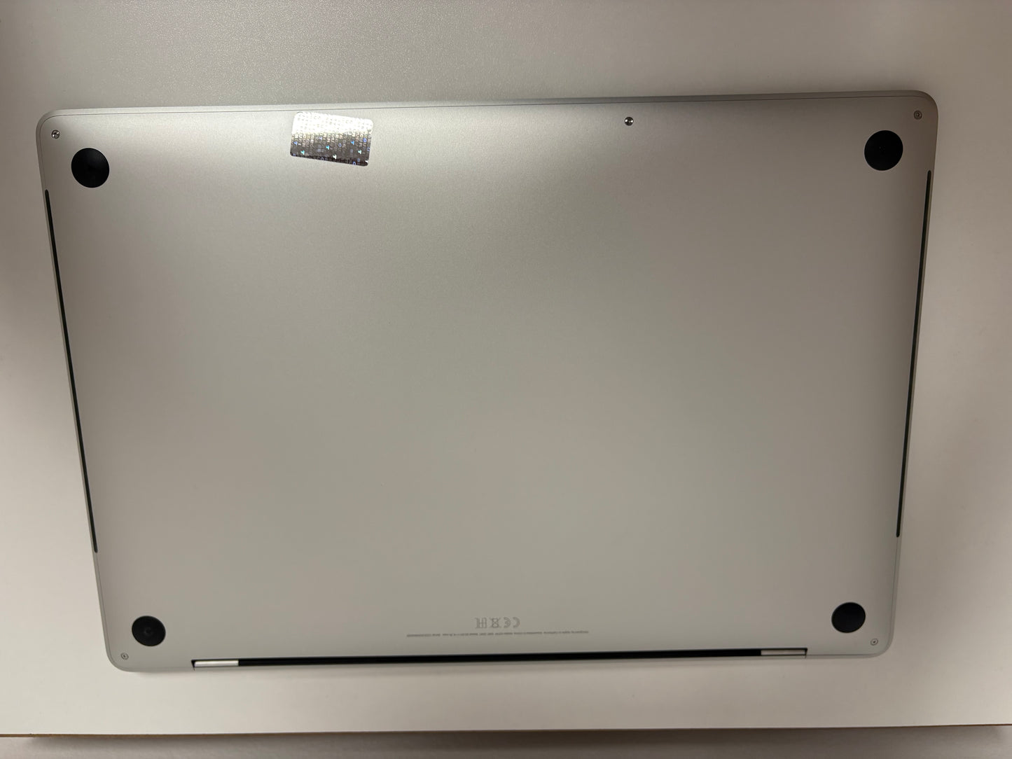 MacBook Pro (2019) [16", Touch Bar, Intel Core i7 2,6GHz, 16GB RAM, 512GB SSD, Intel UHD Graphics 630 + AMD Radeon Pro 5300M, Mac OS] argento