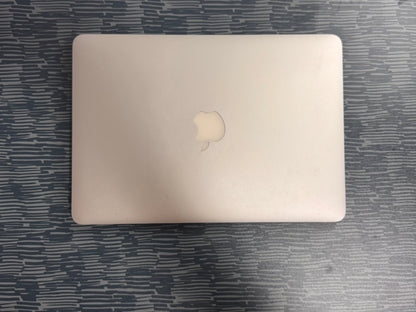 MacBook Pro (2015) [13,3", Retina, Intel Core i5 2,7GHz, 8GB RAM, 256GB SSD, Intel Iris Graphics 6100, macOS] argento