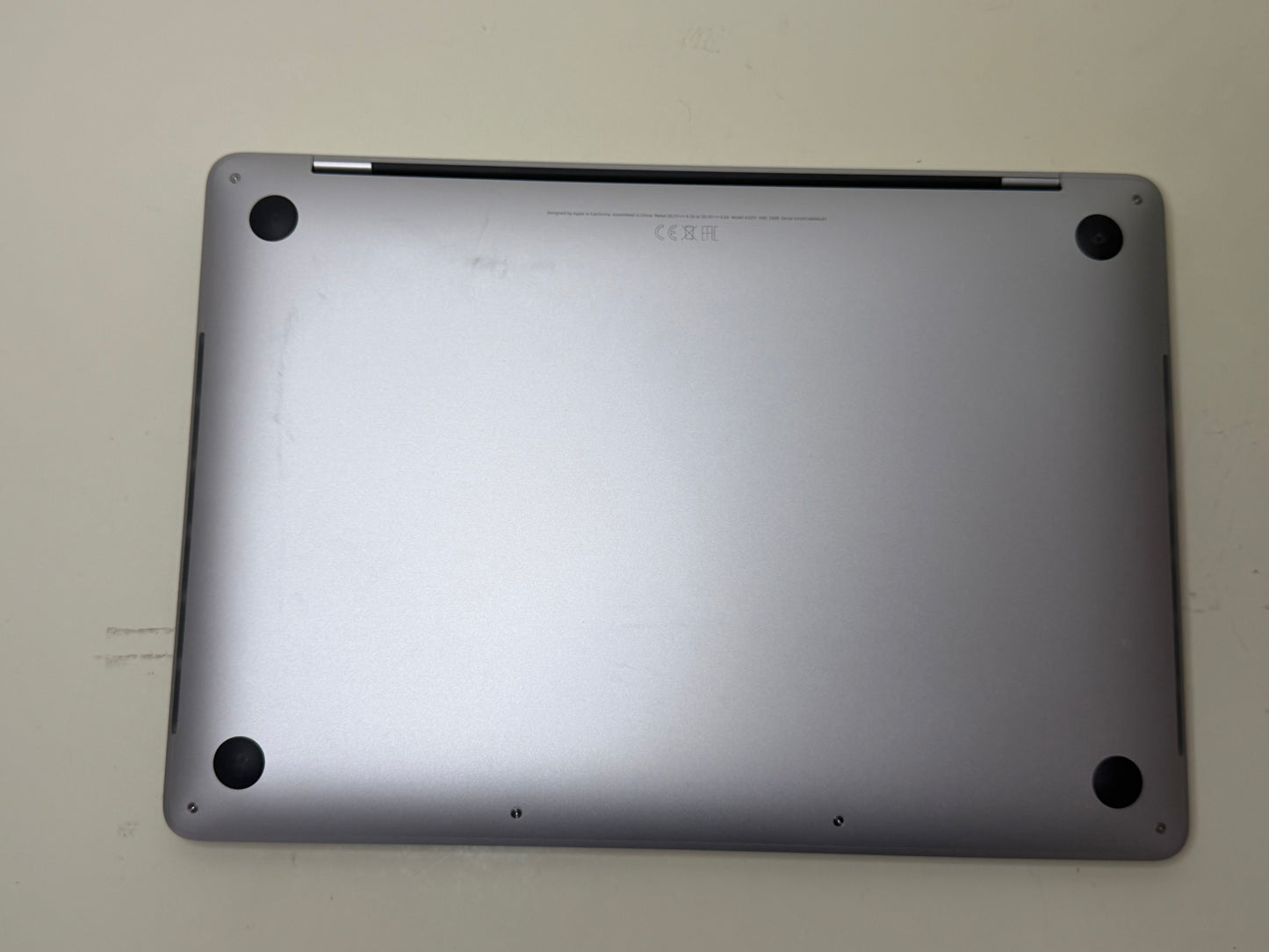 MacBook Pro (2020) [13,3", Touch Bar, Intel Core i7 2,3GHz, 32GB RAM, 512GB SSD, Intel Iris Plus Graphics, macOS] Grigio