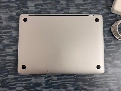 MacBook Pro (2019) [13,3", Touch Bar, Intel Core i5 1,4GHz, 8GB RAM, 128GB SSD, Intel Iris Plus Graphics 645, Mac OS X] argento