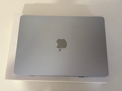 MacBook Air (2025) [13,6'', M4 8-Core, 16GB RAM, 256GB SSD, 8-Core GPU, macOS] argento