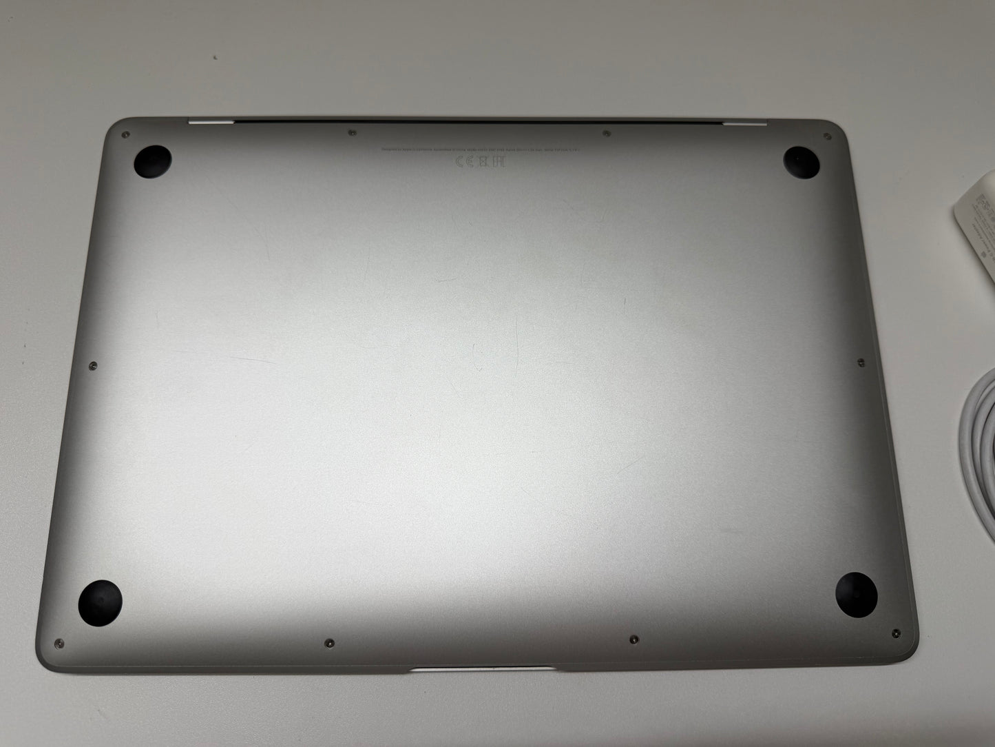 MacBook Air (Mid 2019) [13,3", Retina, Intel Core i5 1,6GHz, 8GB RAM, 128GB SSD, Intel UHD Graphics 617, macOS] argento