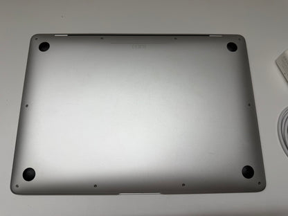 MacBook Air (Mid 2019) [13,3", Retina, Intel Core i5 1,6GHz, 8GB RAM, 128GB SSD, Intel UHD Graphics 617, macOS] argento