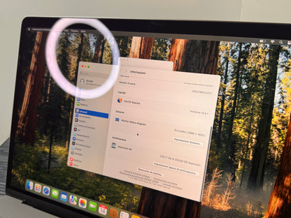 MacBook Pro (2019) [15,4", Retina, Touch Bar, Intel Core i7 2,6GHz, 16GB RAM, 256GB SSD, Intel UHD Graphics 630, AMD Radeon Pro 555X, Mac OS X] grigio
