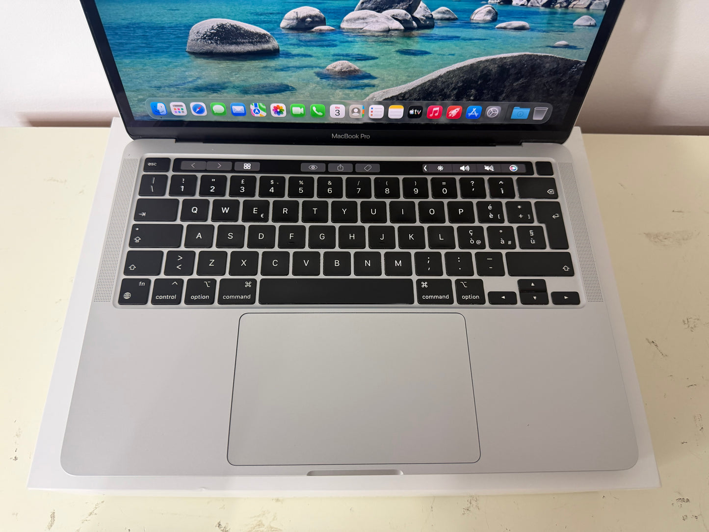 MacBook Pro (2020) M1 [13,3", Touch Bar, Apple M1 3,2GHz, 8GB RAM, 512GB SSD, Apple 8 Core, macOS] Grigio
