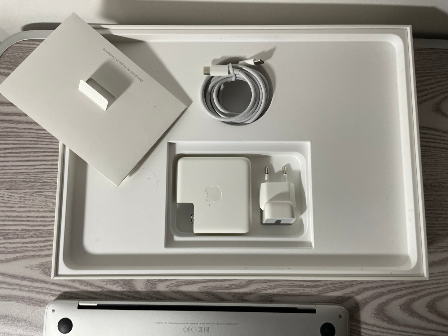 MacBook Pro (2017) [13,3", Intel Core i5 2,3GHz, 8GB RAM, 128GB SSD, Intel Iris Plus Graphics 640, macOS] Argento