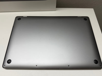 MacBook Pro (2016) [15,4", Touch Bar, Intel Core i7 2,6GHz, 16GB RAM, 512GB SSD, AMD Radeon Pro, macOS] Grigio