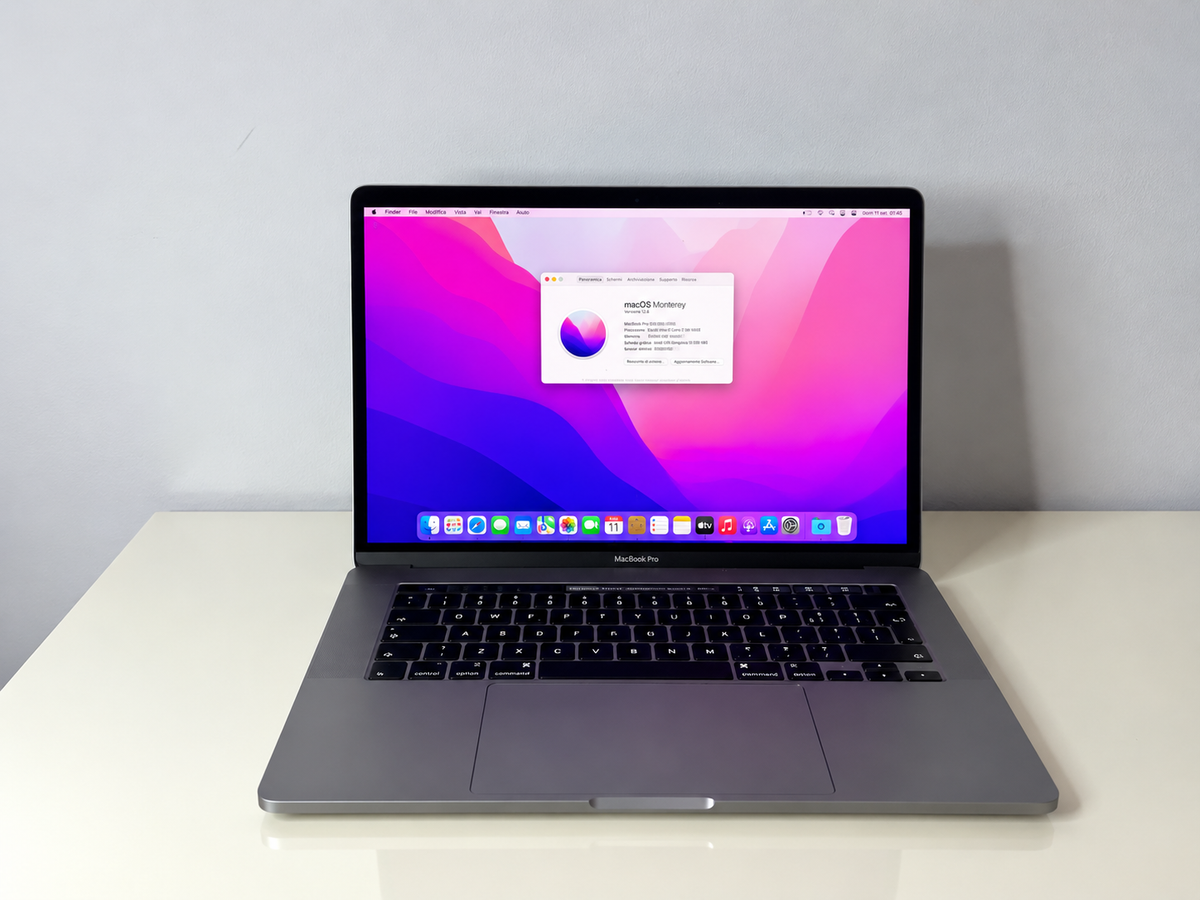 MacBook Pro (2016) [15,4", Touch Bar, Intel Core i7 2,7GHz, 16GB RAM, 1TB SSD, AMD Radeon Pro, macOS] Grigio