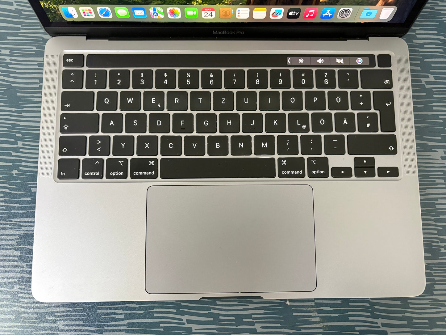 MacBook Pro (2020) [13,3", Touch Bar, Intel Core i5 2,0GHz, 16GB RAM, 512GB SSD, Intel Iris Plus Graphics, macOS] Grigio
