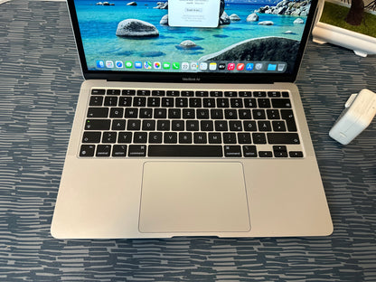 MacBook Air M1 (Late 2020) [13,3", Retina, Apple M1, 8GB RAM, 256GB SSD, Apple 7 Core, macOS] Argento